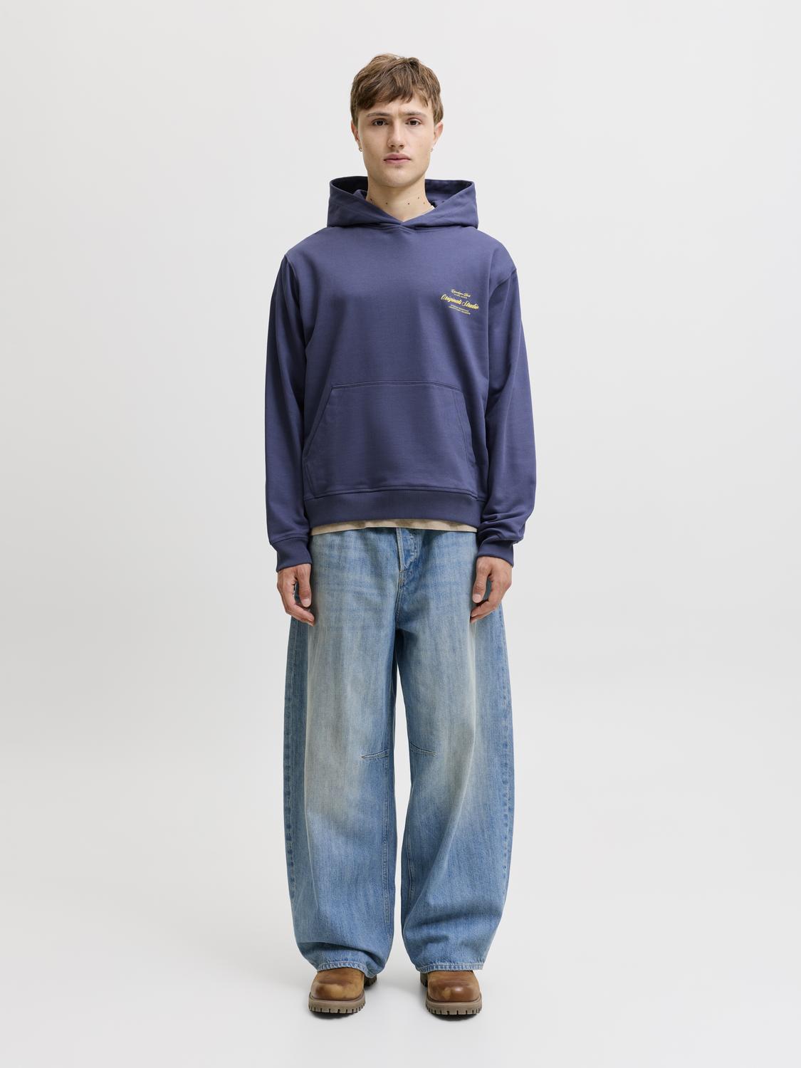 model_shot-front_full